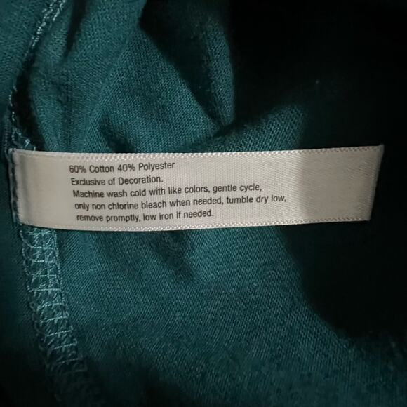 Jane and Bleecker Green Christmas Tree Shirt Size Small - Picture 5 of 6